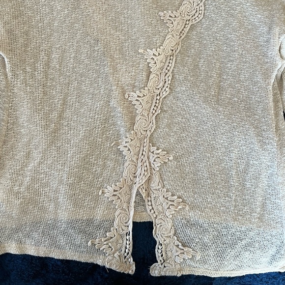 Coco & Jaimeson Sweater - Picture 2 of 6